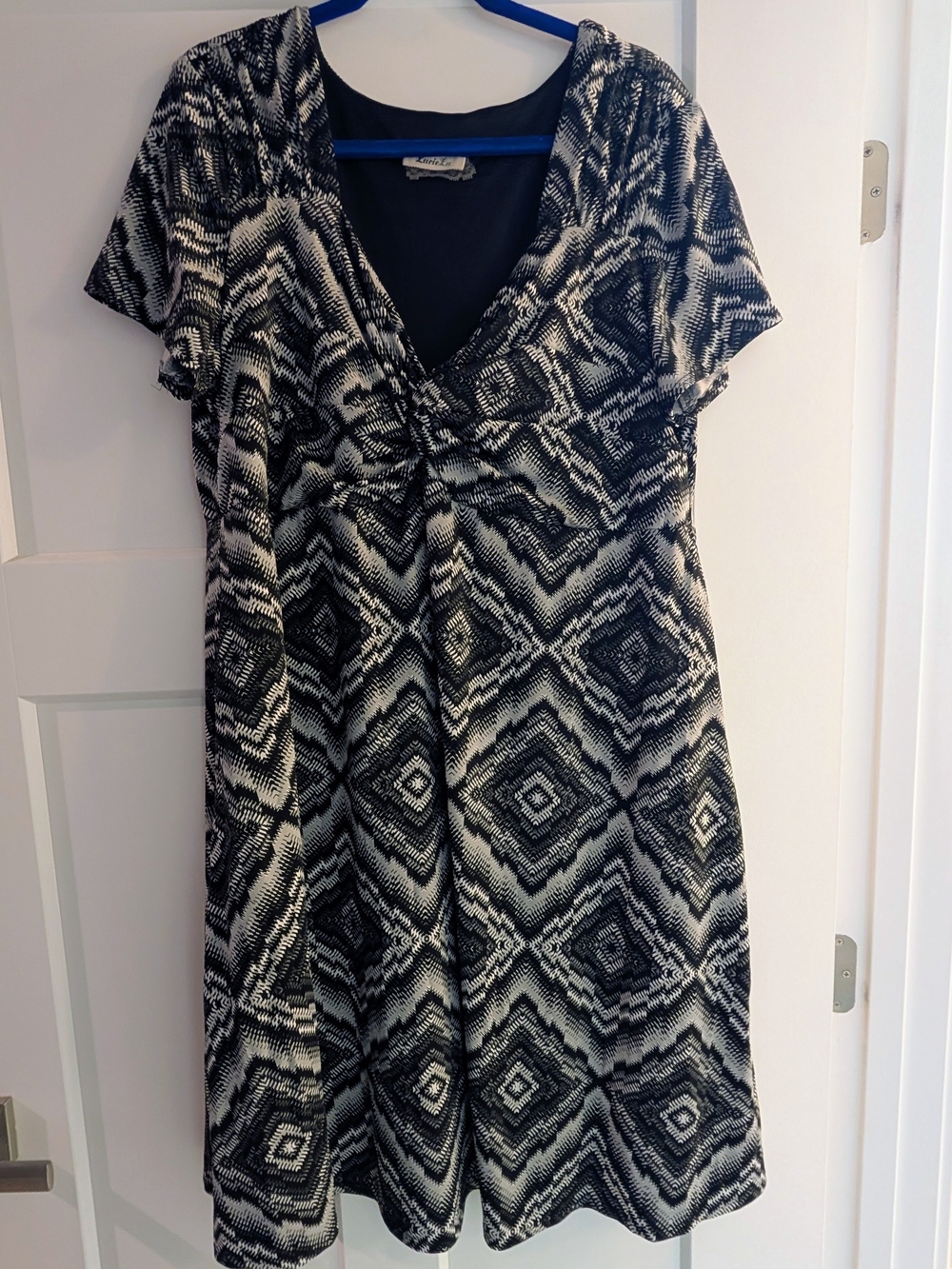 Lucie Lu Black & White Geometric Twist Front Dress - 3X